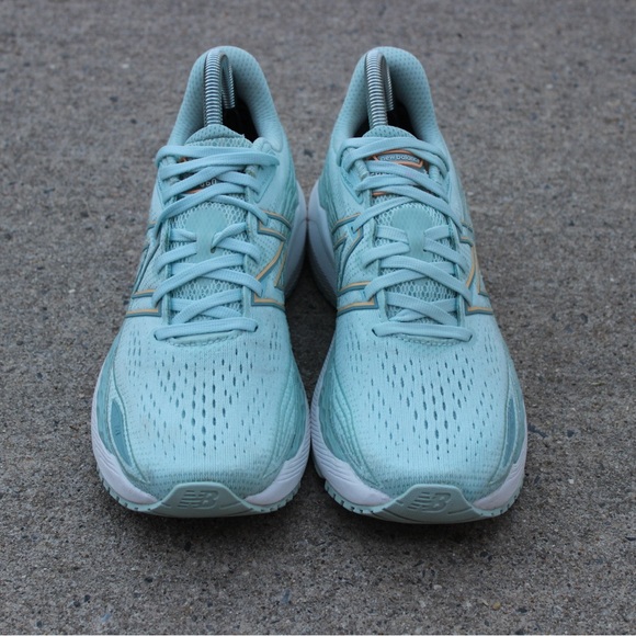 Ladies New Balance Blue Sneaker Sz 8.5 - Picture 2 of 5